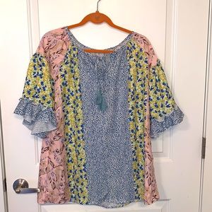 NWOT Floral Flutter Sleeve Front Tie Tunic Top